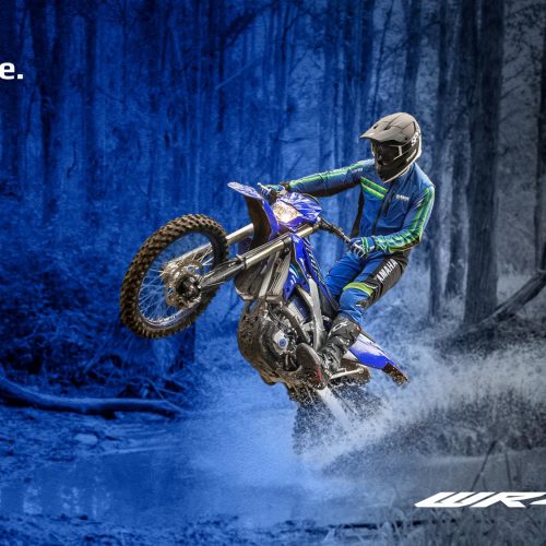 2021-Yamaha-WR450F-EU-Icon_Blue_-Keyvisual-001-04