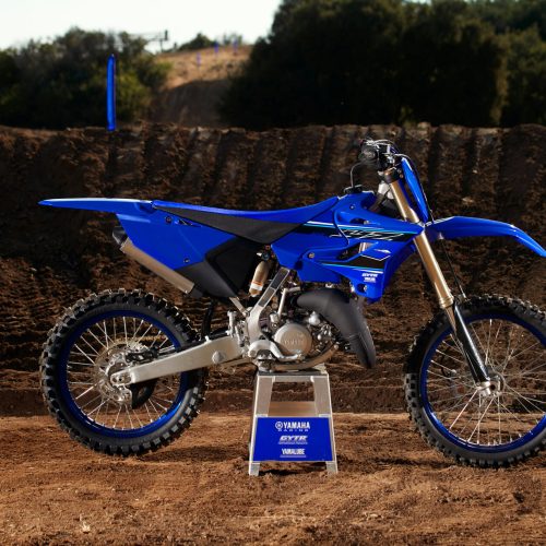 2021-Yamaha-YZ125LC-EU-Icon_Blue-Static-002-03