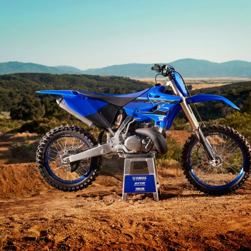 2021-Yamaha-YZ250LC-EU-Icon_Blue-Static-003-03