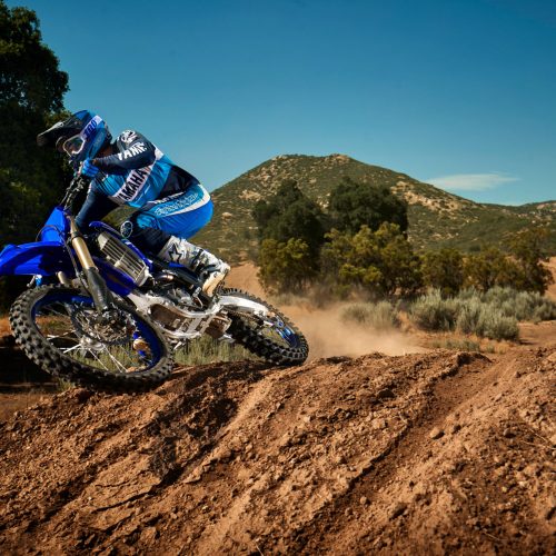 2021-Yamaha-YZ450F-EU-Icon_Blue-Action-001-03