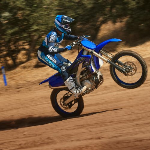 2021-Yamaha-YZ450F-EU-Icon_Blue-Action-004-03