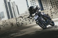 gsx-s125al8_action_1.jpg