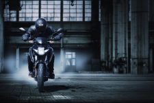 gsx-s125al8_action_4.jpg
