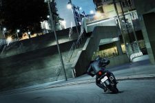 gsx-s125al8_action_8.jpg