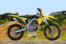 rm-z250l7_action_1.jpg