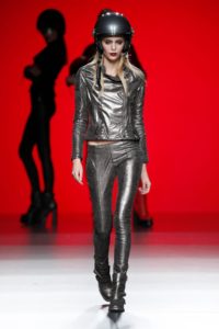 Motorcycle-Helmet-Runway-Model-4