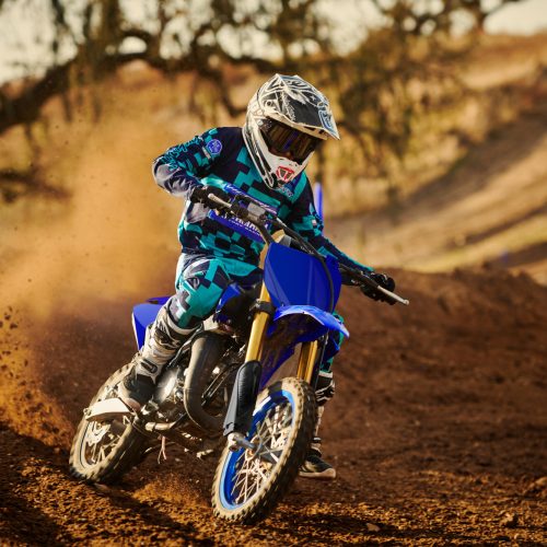 2021-Yamaha-YZ65-EU-Icon_Blue-Action-001-03