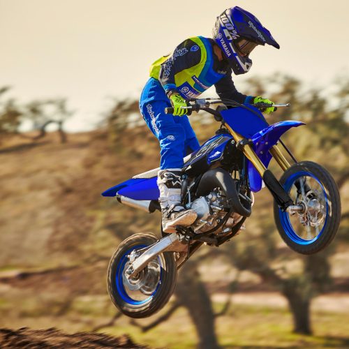 2021-Yamaha-YZ65-EU-Icon_Blue-Action-003-03