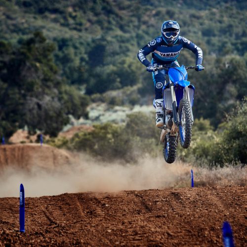 2021-Yamaha-YZ250F-EU-Icon_Blue-Action-008-03