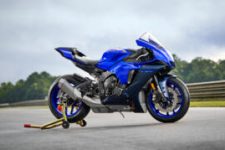 2022-Yamaha-YZF1000R1-EU-Icon_Blue-Static-001-03_Thumbnail