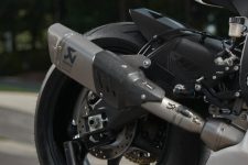 2022-Yamaha-YZF600R6RGYTR-EU-Detail-001-03_Mobile — kopia