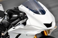 2022-Yamaha-YZF600R6RGYTR-EU-Detail-005-03_Mobile — kopia