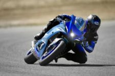 2022-Yamaha-YZF700R7-EU-Icon_Blue_-Action-004-03_Thumbnail