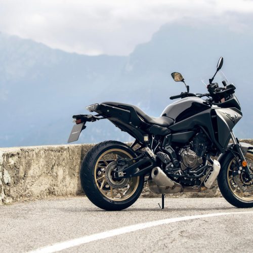 2023-Yamaha-MT07TR-EU-Midnight_Black-Static-008-03