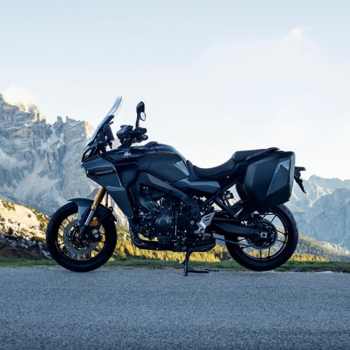 2023-Yamaha-MT09TRDX-EU-Power_Grey-Static-002-03