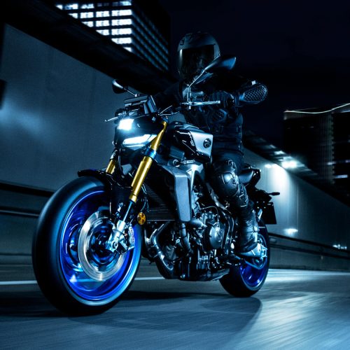 2024-Yamaha-MT09DX-EU-Icon_Performance-Action-008-03