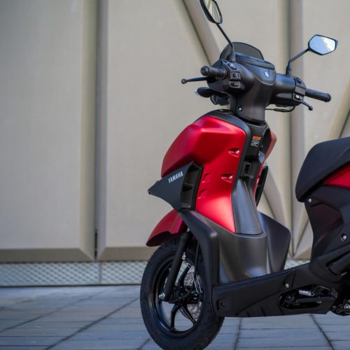 2024 Yamaha LCG125 EU Detail 001 03