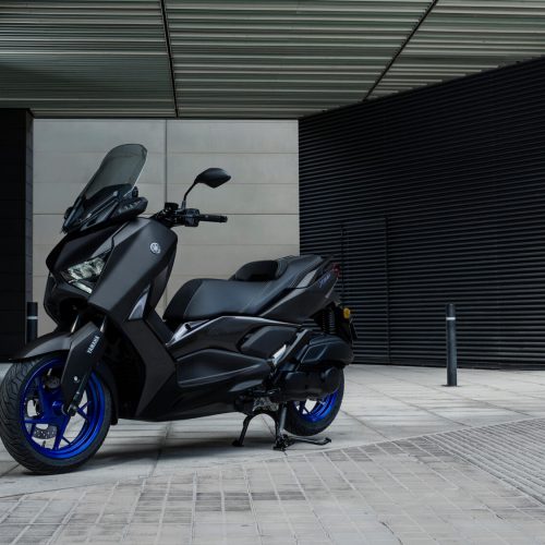 2024-Yamaha-XMAX125-EU-Icon_Black-Static-001-03