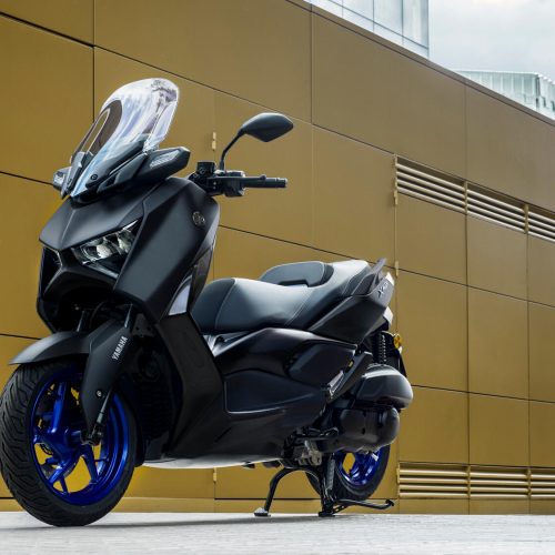 2024-Yamaha-XMAX125-EU-Icon_Black-Static-003-03