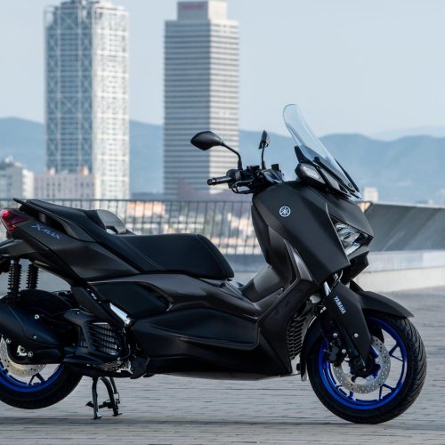 2024-Yamaha-XMAX125-EU-Icon_Black-Static-004-03