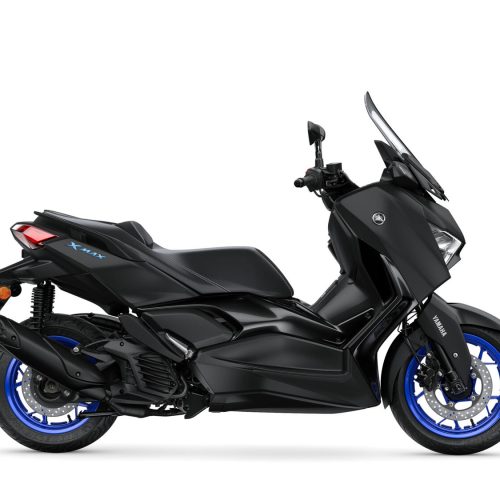 2024-Yamaha-XMAX125-EU-Icon_Black-Studio-002-03