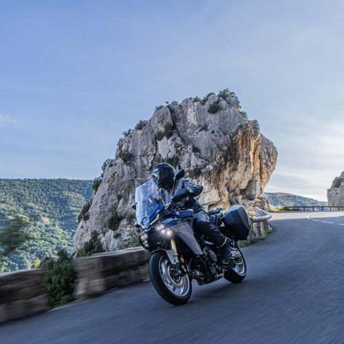 2025 Yamaha MT09ATRDXCS EU Cobalt Blue Action 007 03