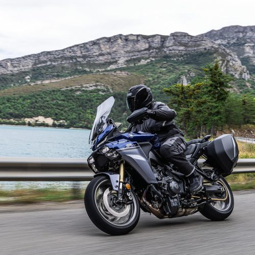 2025 Yamaha MT09ATRDXCS EU Cobalt Blue Action 014 03