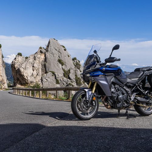 2025 Yamaha MT09ATRDXCS EU Cobalt Blue Static 001 03