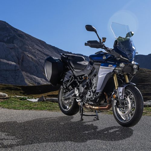 2025 Yamaha MT09ATRDXCS EU Cobalt Blue Static 002 03