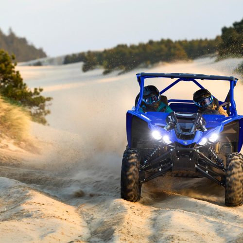 2025 Yamaha YXZ1000E 25 EU Racing Blue Action 004 03