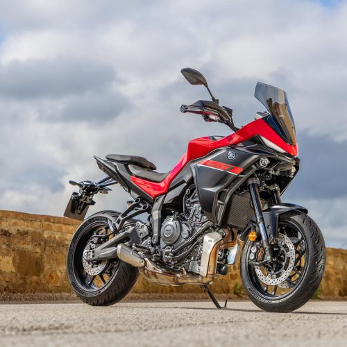 2025-Yamaha-MT07TR-EU-Redline-Static-001-03
