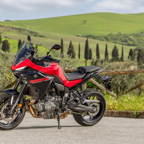 2025-Yamaha-MT07TR-EU-Redline-Static-002-03