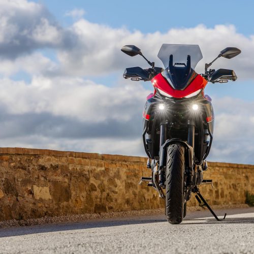 2025-Yamaha-MT07TR-EU-Redline-Static-004-03