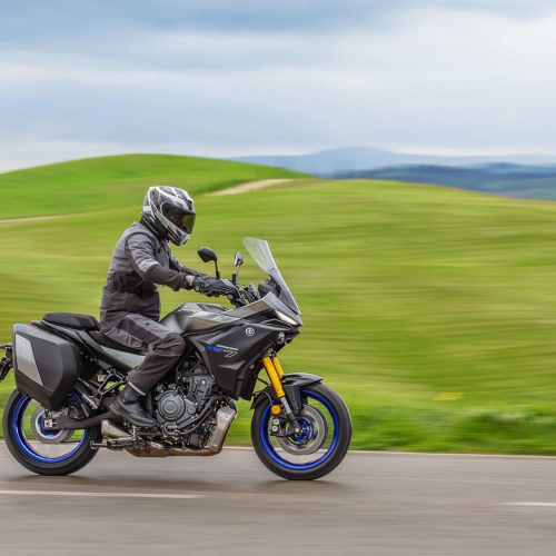 2025-Yamaha-MT07TRGT-EU-Icon_Performance-Action-007-03