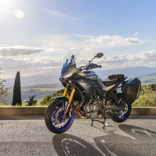 2025-Yamaha-MT07TRGT-EU-Icon_Performance-Static-002-03