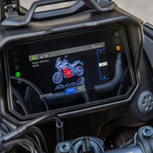 2025-Yamaha-MT07TRGT-EU-NA-Detail-002-03