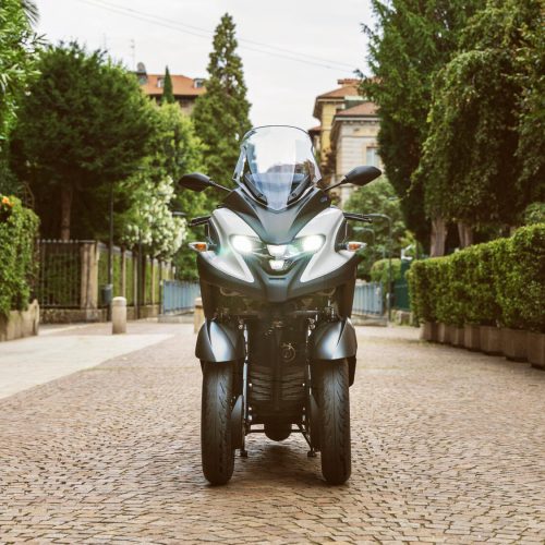 2025-Yamaha-LMW300YM-EU-Milky_White-Static-002-03