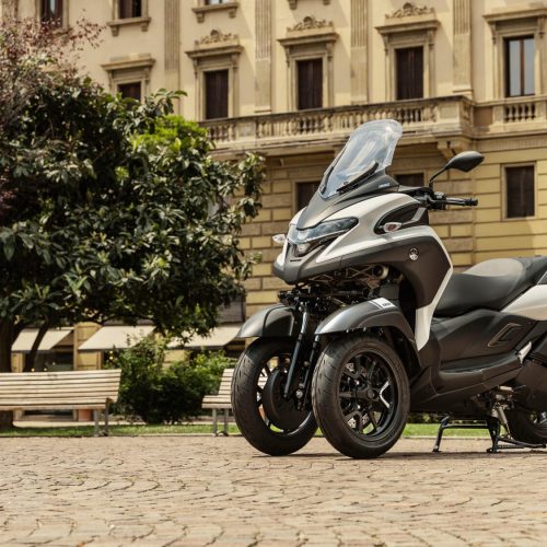 2025-Yamaha-LMW300YM-EU-Milky_White-Static-003-03