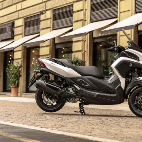 2025-Yamaha-LMW300YM-EU-Milky_White-Static-007-03