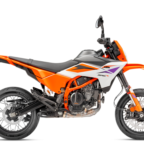 PHO_BIKE_90_RE_Supermoto-KTM-2025-390-smc-r-orange-right-side-studio-image_#SALL_#AEPI_#V1