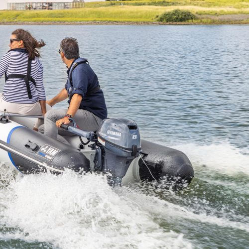 2025-Yamaha-YAM270TAF-EU-Arctic_Grey-Action-003-03