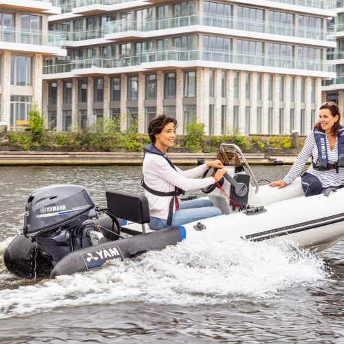 2025-Yamaha-YAM350TAF-EU-Arctic_Grey-Action-001-03