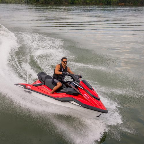 2026-Yamaha-FX-HO-CR-EU-Torch_Red___White-Action-001-03