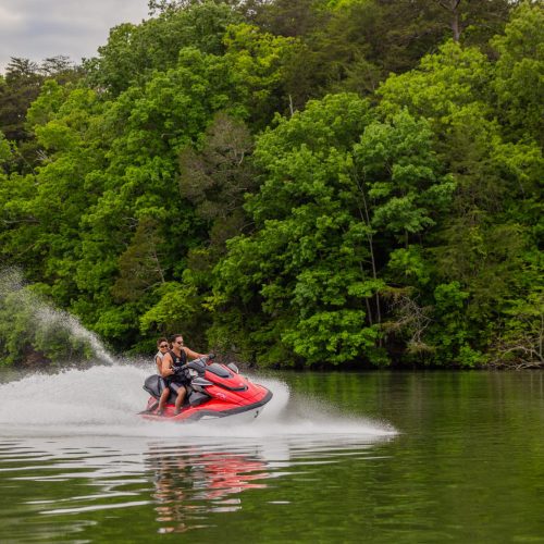 2026-Yamaha-FX-HO-CR-EU-Torch_Red___White-Action-004-03