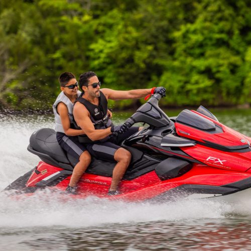 2026-Yamaha-FX-HO-CR-EU-Torch_Red___White-Action-007-03