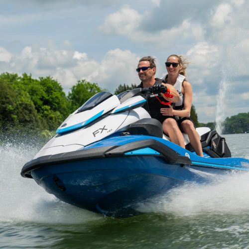 2026-Yamaha-FX-HO-EU-Deepwater_Blue-Action-002-03