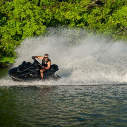 2026-Yamaha-FXLTDSVHO-EU-Black-Action-001-03