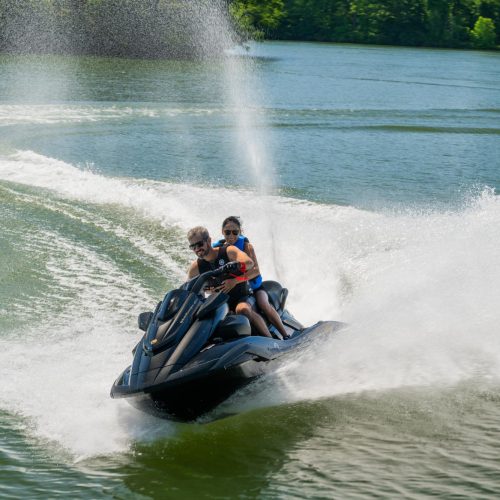 2026-Yamaha-FXLTDSVHO-EU-Black-Action-002-03