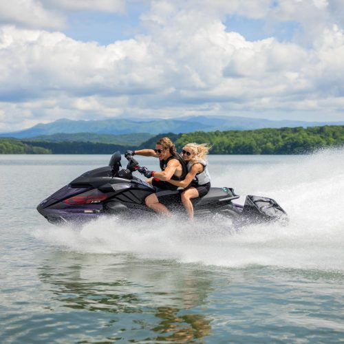 2026-Yamaha-GPHO-EU-Nightshade-Action-003-03