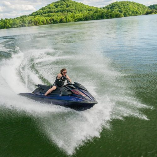 2026-Yamaha-GPHO-EU-Nightshade-Action-005-03